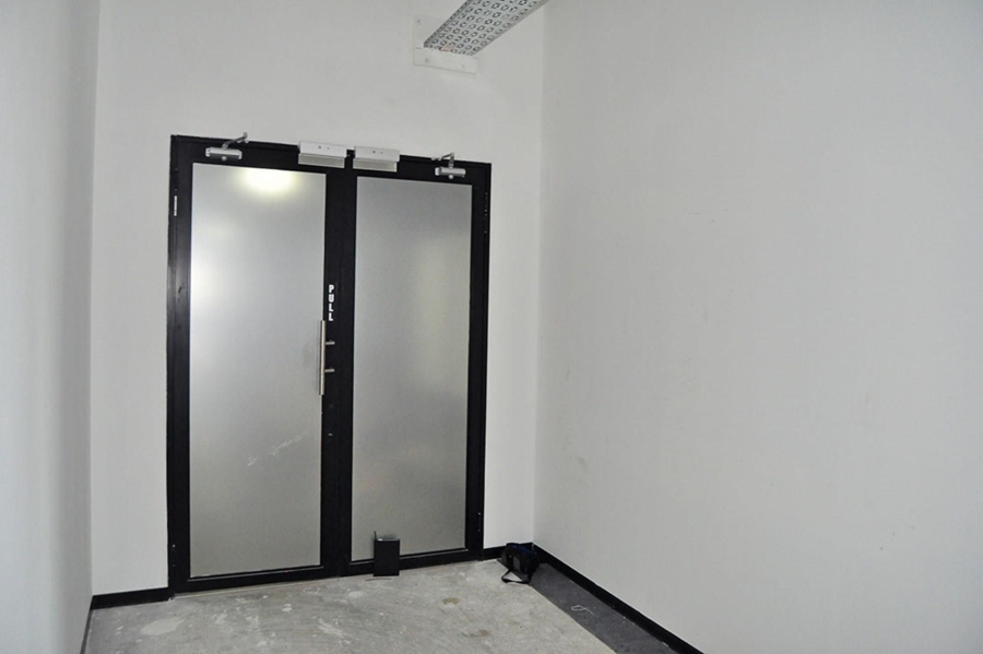 To Let commercial Property for Rent in Paarden Eiland Western Cape